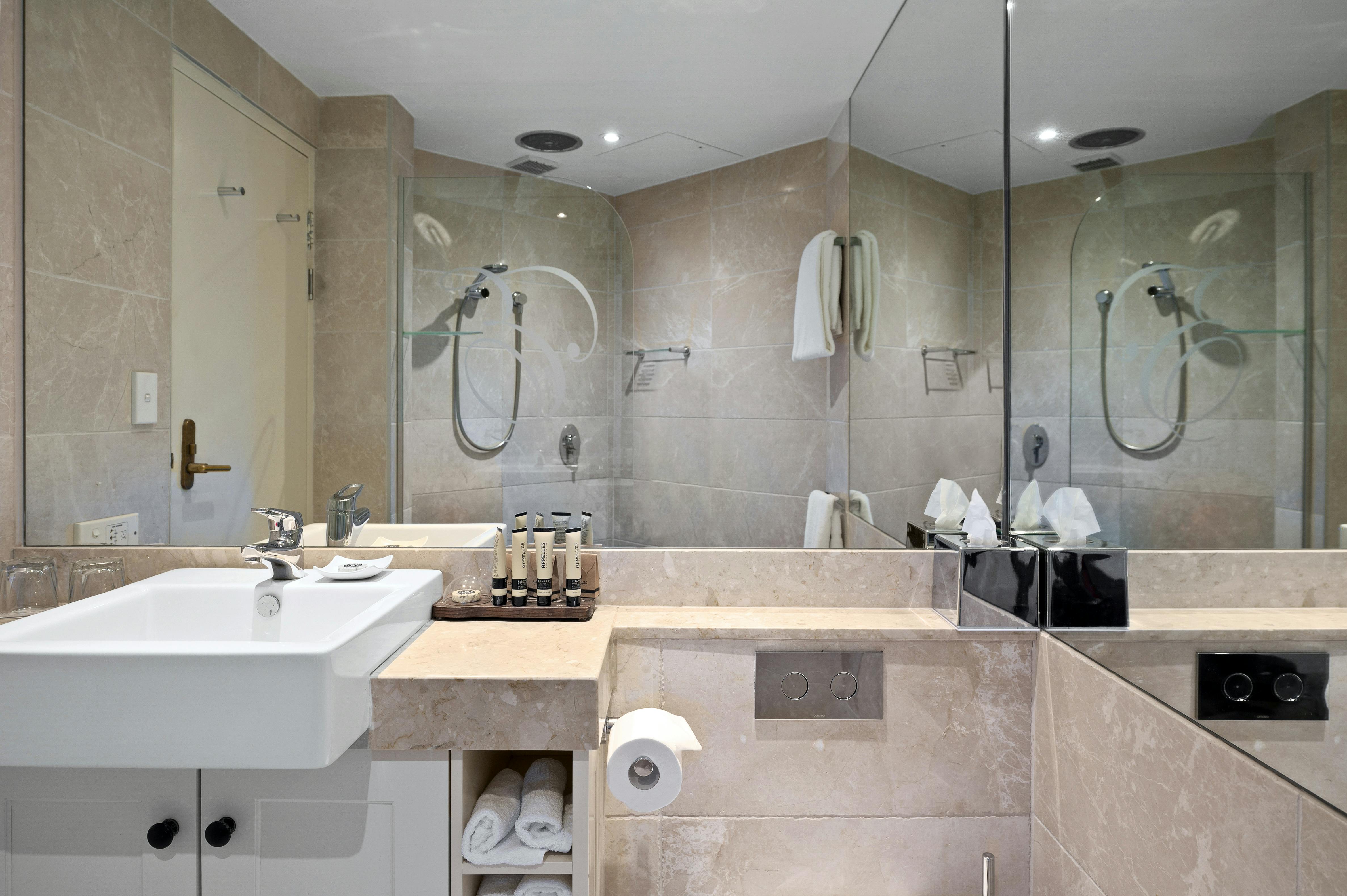 Corner View Suite Bathroom 606
